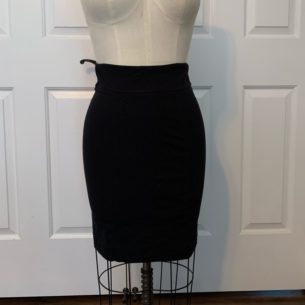 ✨3/$20 BCBGMaxAzria black pointe skirt SzXS✨